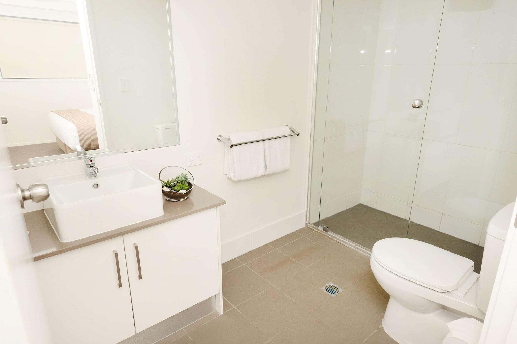 Oaks Moranbah Suites Экстерьер фото