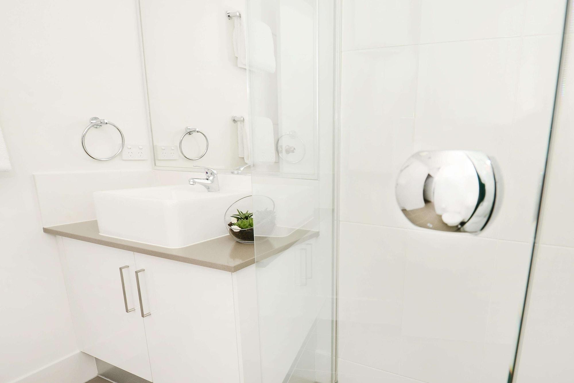 Oaks Moranbah Suites Экстерьер фото