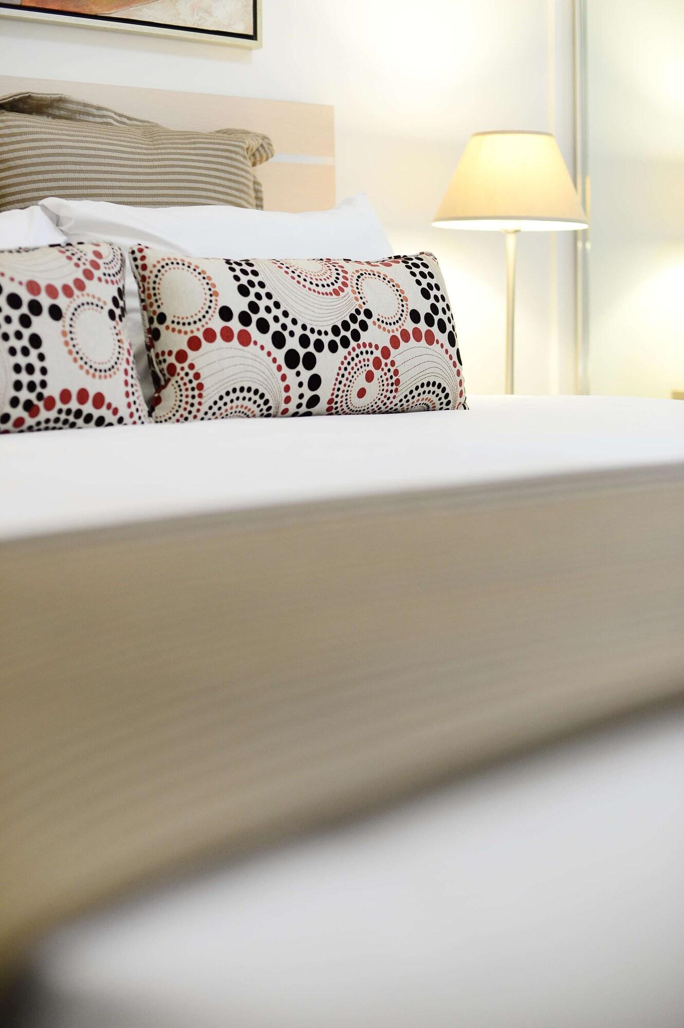 Oaks Moranbah Suites Экстерьер фото